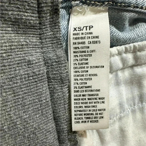 American Eagle Jean jacket with hoody attached.   XsmLl - Picture 4 of 4